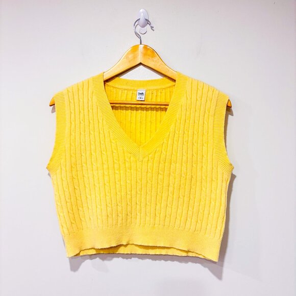 Simons Tops - TWIK by SIMONS Yellow cable knit cropped sweater vest | Sleeveless | X-Small *